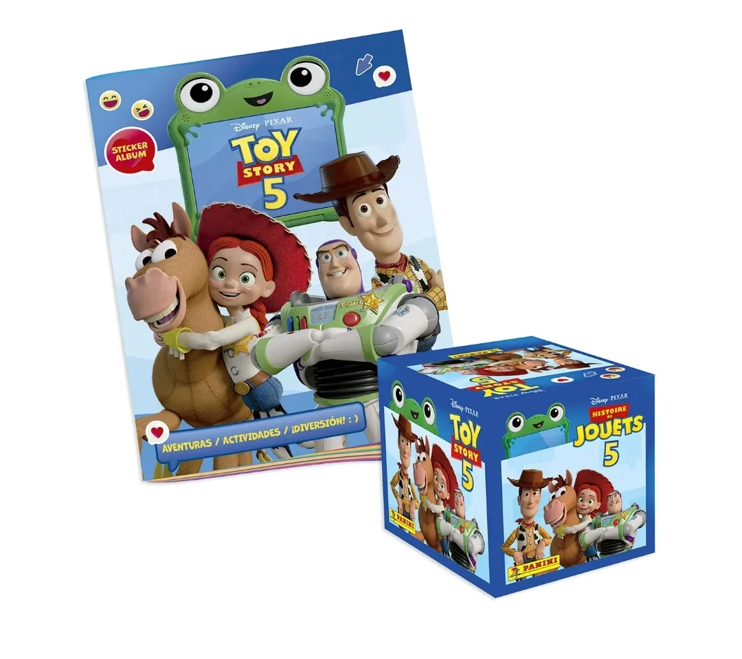 Vendo el álbum y los sobres del Álbum de Toy Story 5